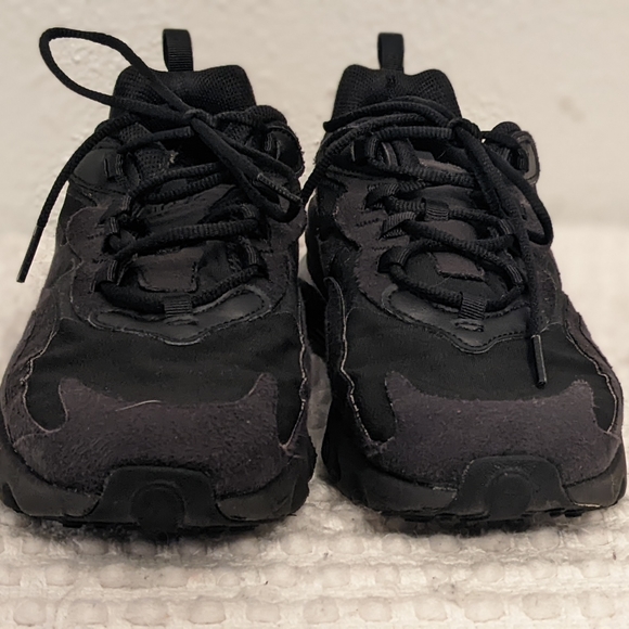 Boys Nike Shoes - Picture 5 of 9